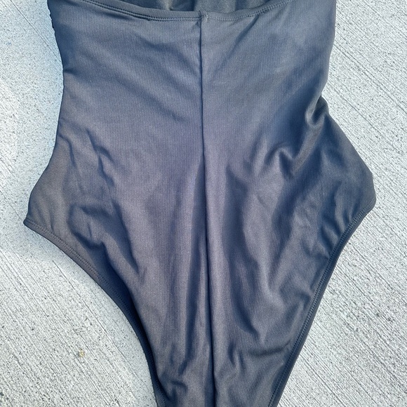 Shade & Shore Bandeau Black Strapless bandeau Swimsuit NWT - Picture 6 of 7